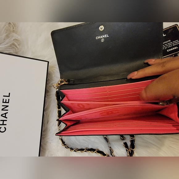 Authentic Chanel Black Quilted Lambskin Leather Flap Continental Wallet - Picture 4 of 7